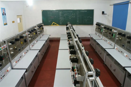 石家庄通达铁路学校(图12) 石家庄通达铁路学校(图12)